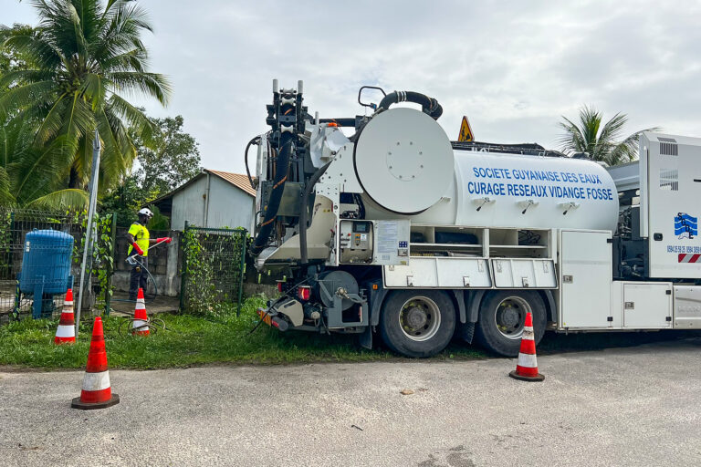 Camion Hydrocureur